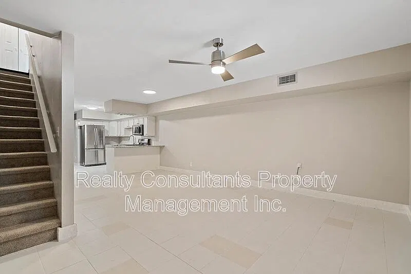 3 bed, 2.0 bath, 1323 sqft, $1,395 — Photo 4
