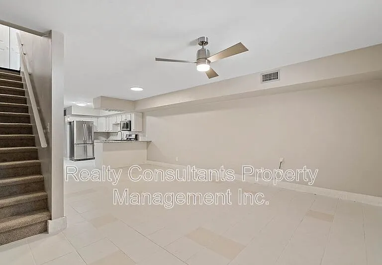 604 E Iredell Ave #2 — Photo 4