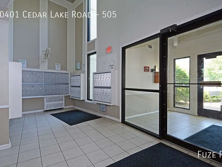10401 Cedar Lake Rd #505 — Photo 3