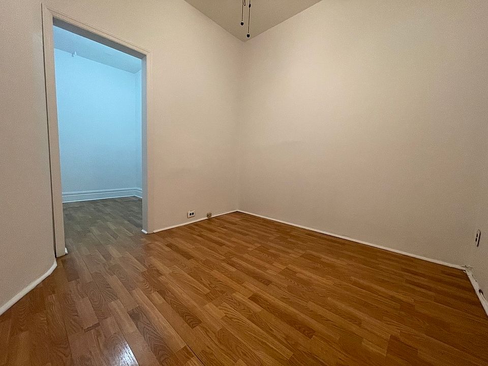 2nd image of 232 E 77th St APT 3A