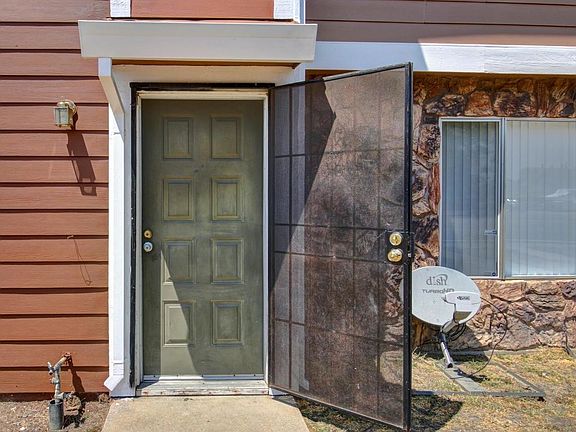 2nd image of 4115 Brookfield Dr