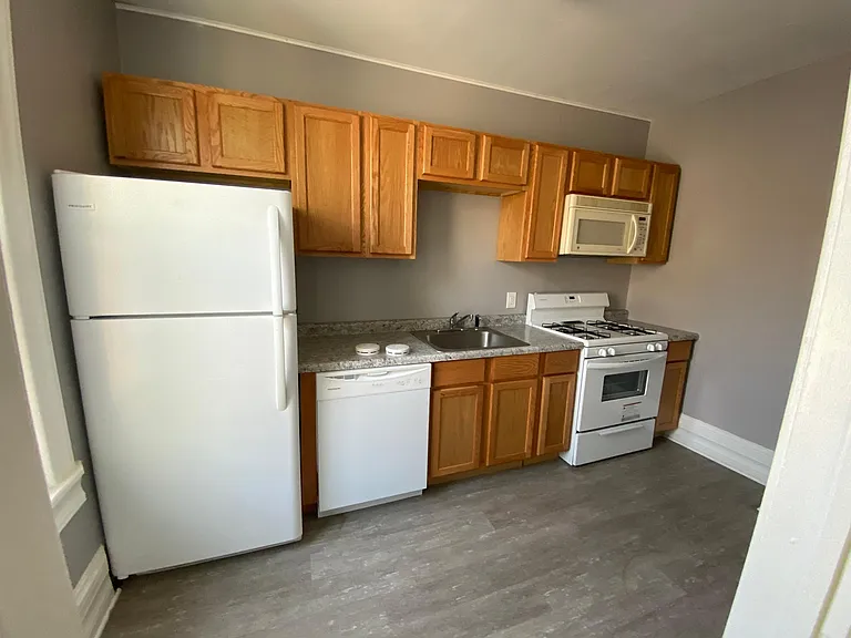 321 Dewey St #2 — Photo 2