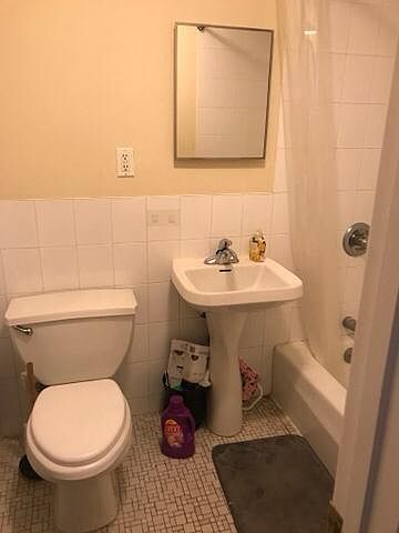 2nd image of 2417 Richmond Rd #2