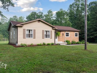 21390 Elwell Rd, Belleville, MI, 48111