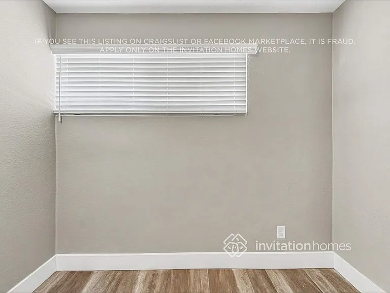 7005 N 76th Dr — Photo 16