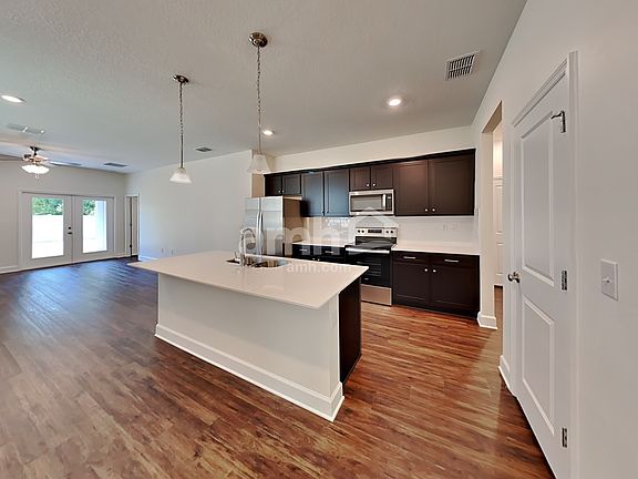 4th image of 1105 Walden Pond Dr