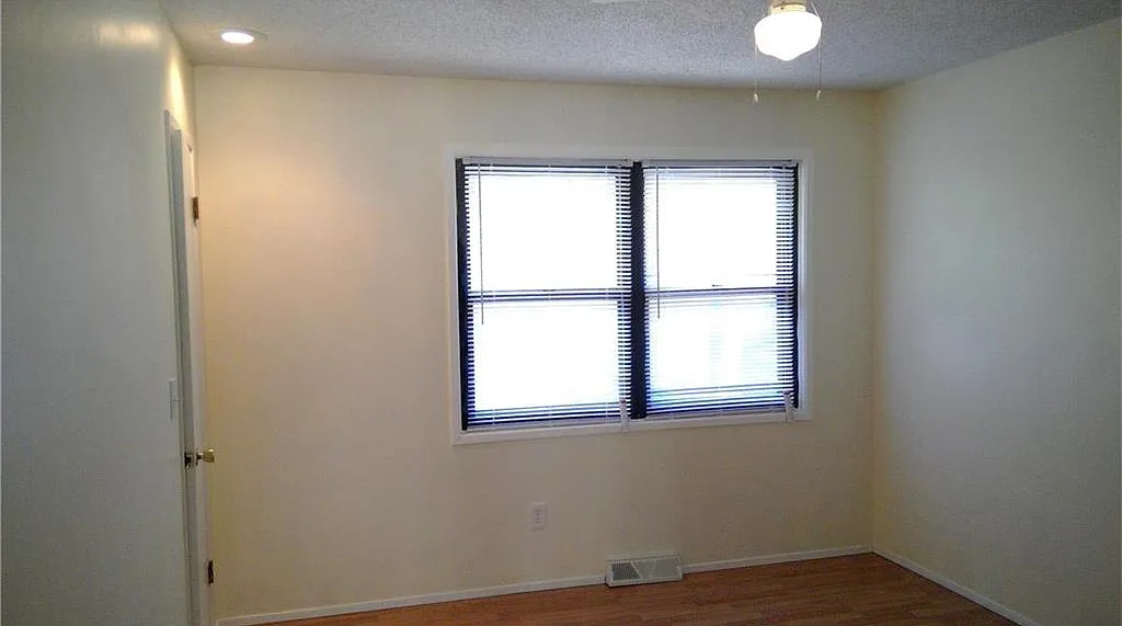 14107 Merrywood Circle Grandview, MO 64030 - 1 — Photo 3