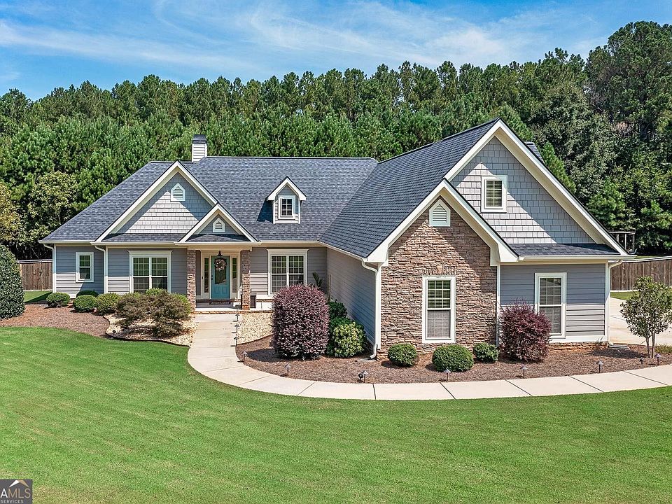 1st image of 104 Cambridge Woods Dr