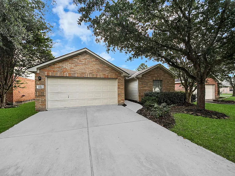 9322 Taftsberry Dr — Photo 2
