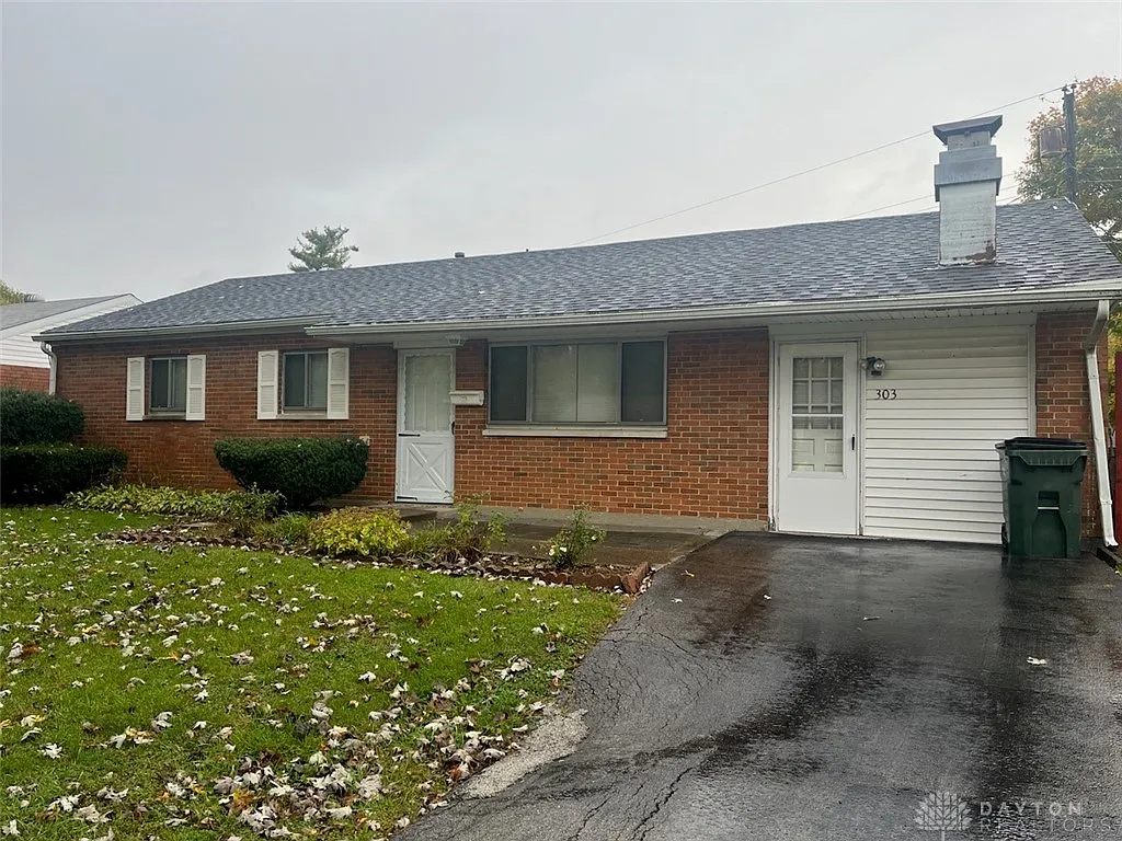 303 Lutz Dr photo 1