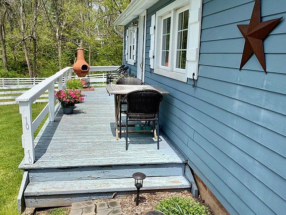 Cottage front deck