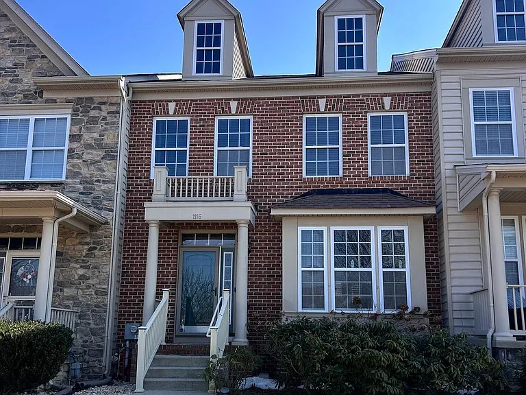 1116 S Olmsted Pkwy — Photo 1