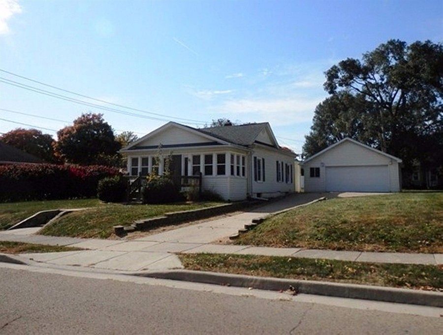 1st image of 233 N Woodland Ave
