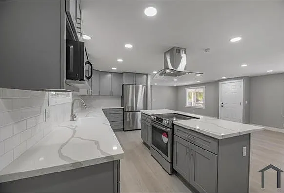 174 Redwood Dr — Photo 3