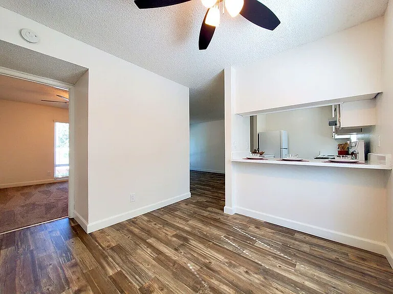 Alpine Terrace Apartments — Photo 16