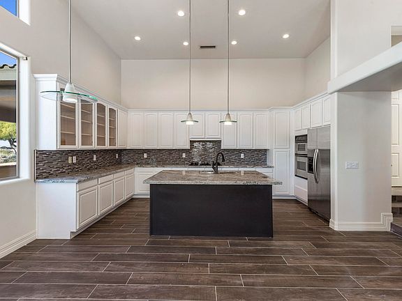 3rd image of 8006 S 38th Pl