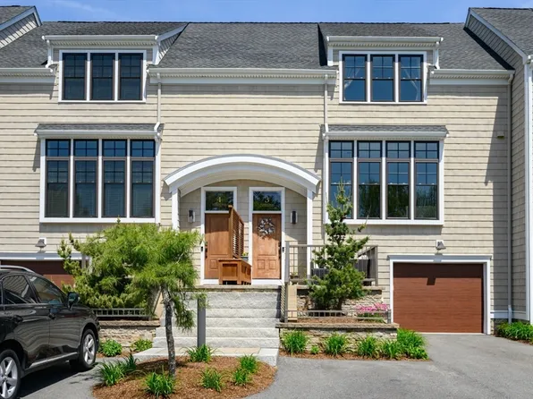 595 Washington St Unit 3, Pembroke, MA 02359
