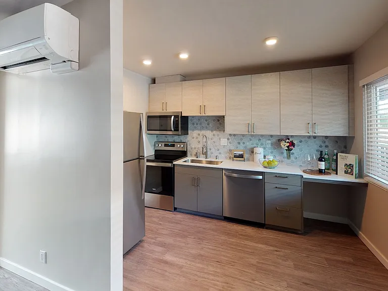 Vercanta Newport Beach | Newport Beach, CA | Kitchen
