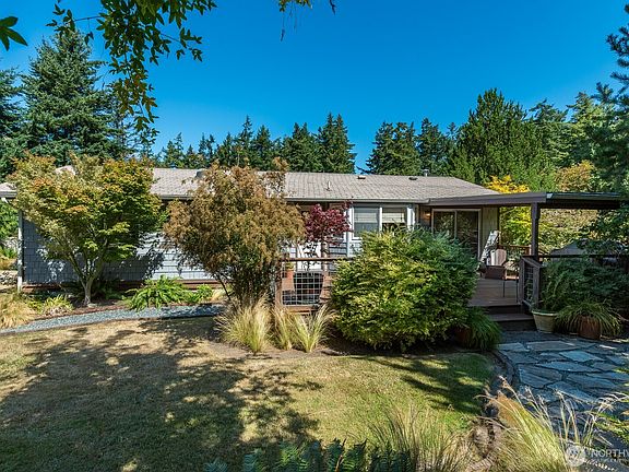 3rd image of 1607 NE Parker Road