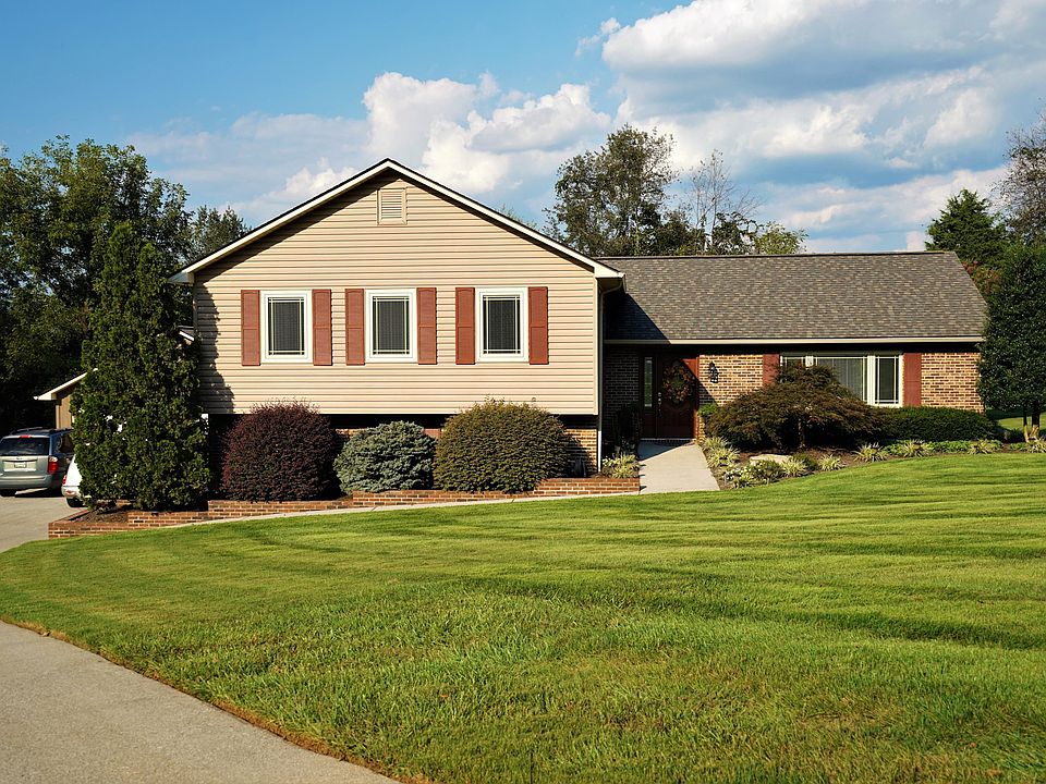 1st image of 210 Bonnie Vista Dr