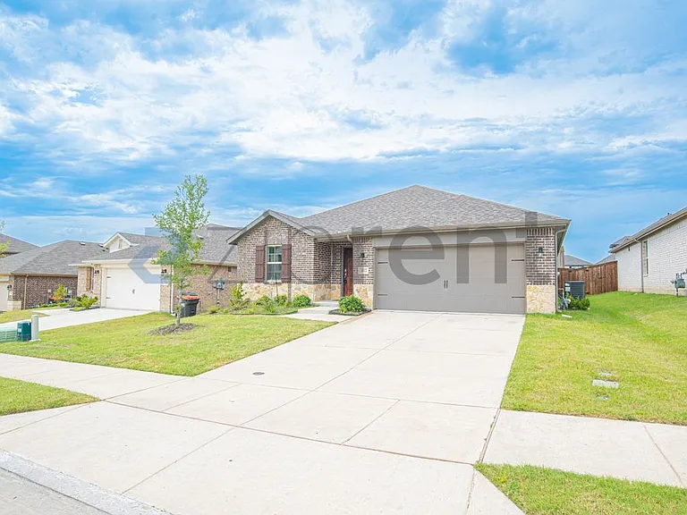 3412 Riverlawn Dr — Photo 3