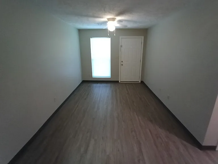 427 Princeton St #8 — Photo 4