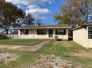 305 River Rd, Muscle Shoals, AL 35661