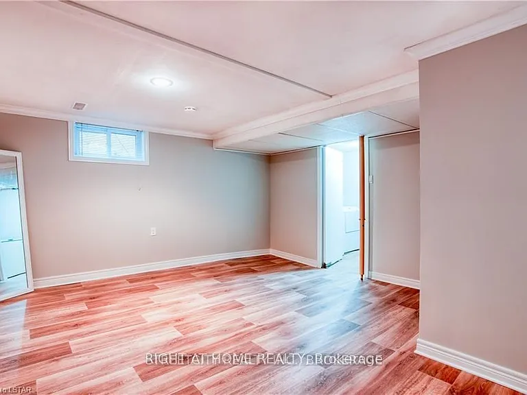 14 Graham Cres — Photo 17