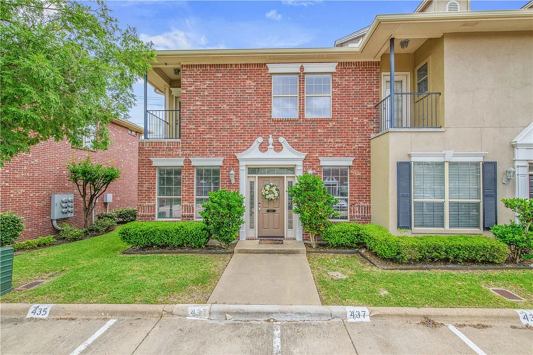 3 bed, 3.5 bath, 1492 sqft, $1,600 — Photo 1