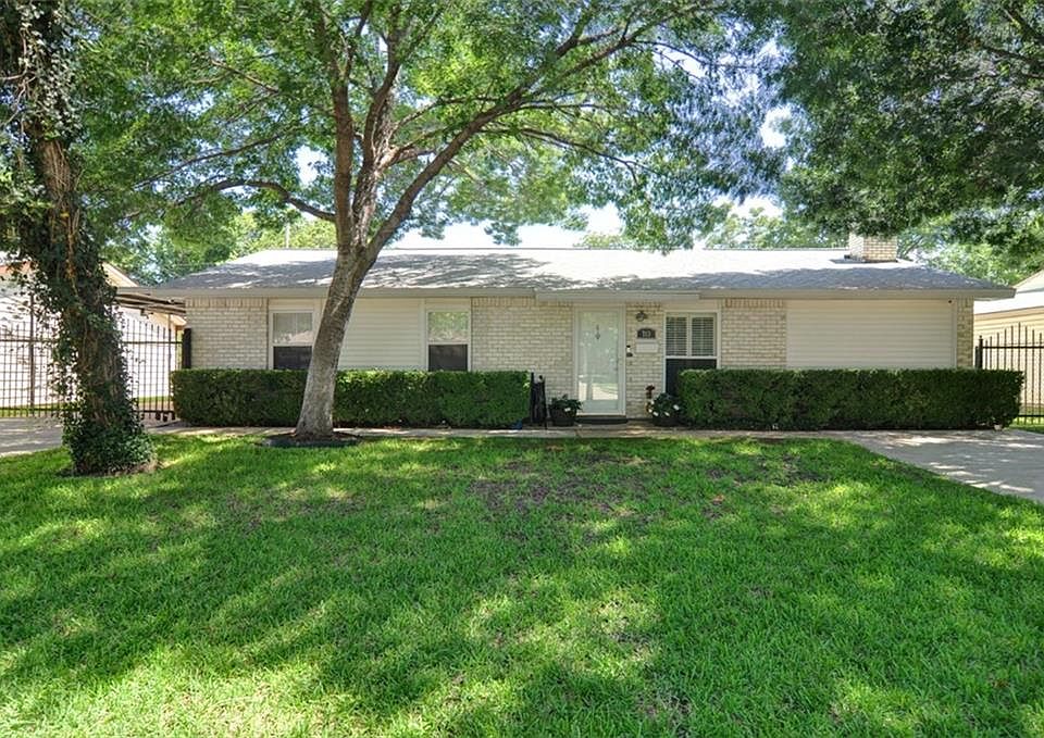 1st image of 713 Forest Park Pl