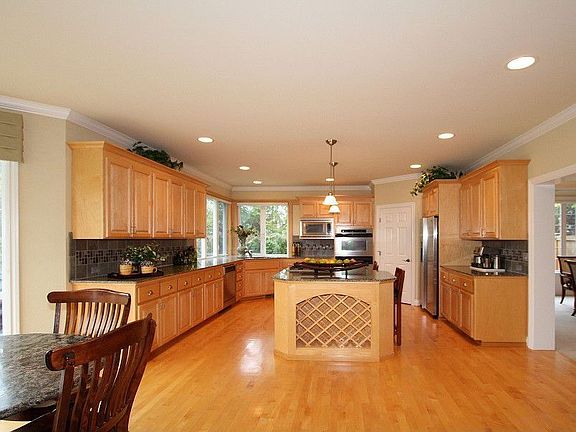 3rd image of 27728 SE 26th Way