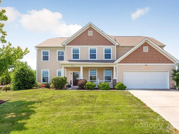 4373 Bridge Pointe Dr, Harrisburg, NC 28075