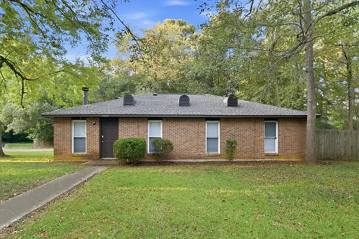 3 bed, 2.0 bath, 1694 sqft, $1,475 — Photo 1