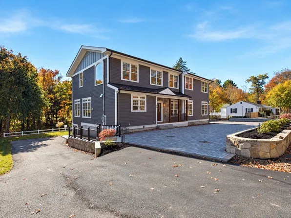 40 Elm St, North Reading, MA 01864