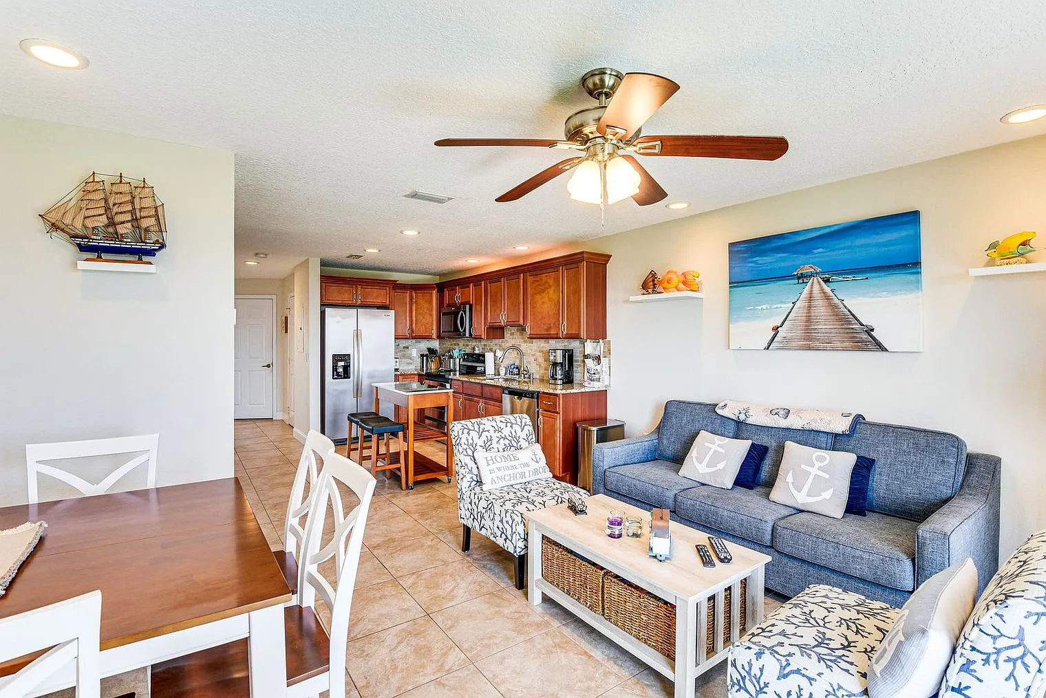 2 bed, 2.0 bath, 968 sqft, $2,967 — Photo 2