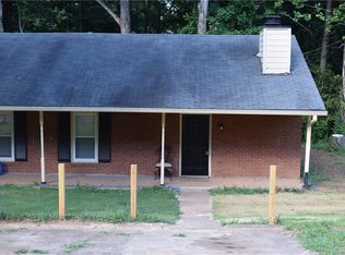 475 Holly Ridge Dr NW, Lilburn, GA 30047