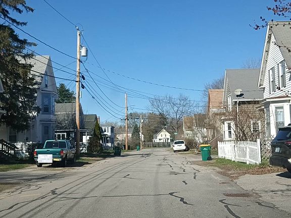 5th image of 8 Court St