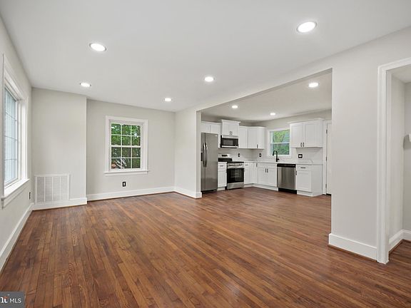2nd image of 7268 Grace Ln