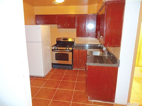 4th image of 529 Beach 65th St