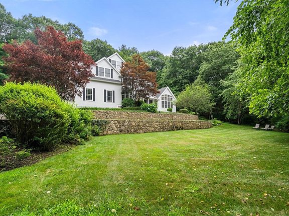 3rd image of 8 Stonemeadow Dr