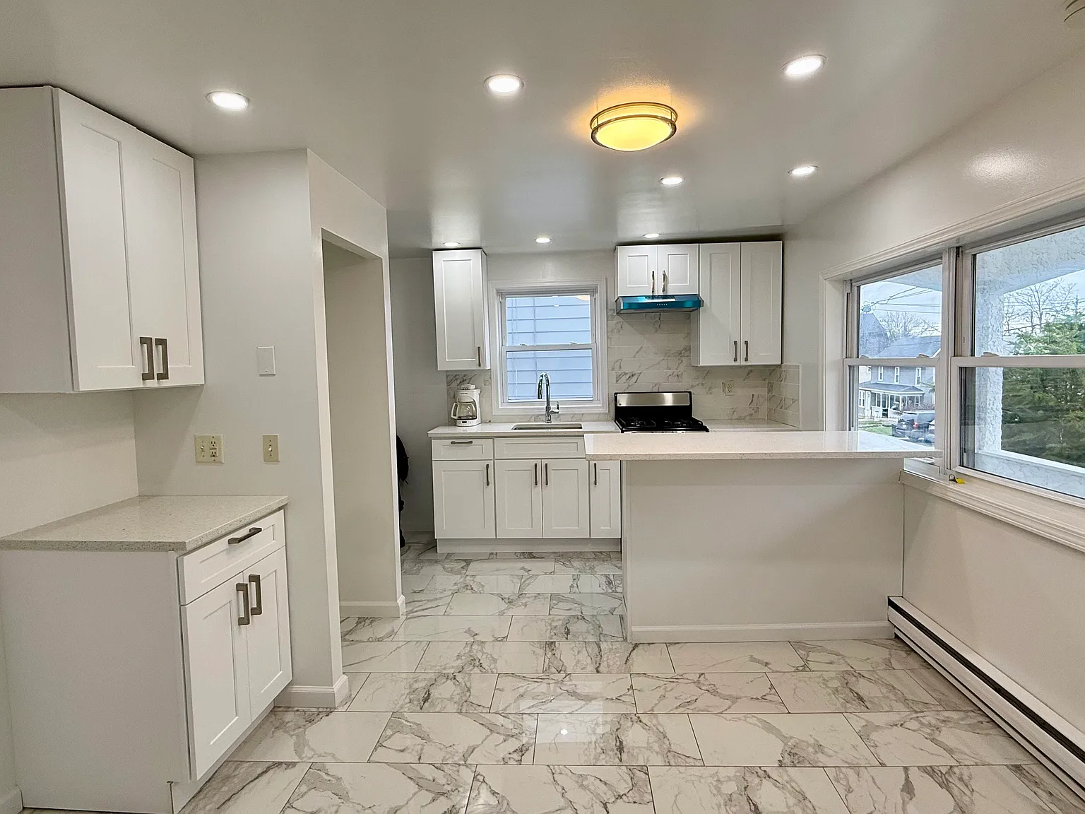 2 bed, 964 sqft, $1,450 — Photo 1