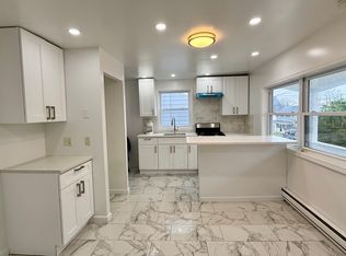 140 Sand St, Dunmore, PA 18510