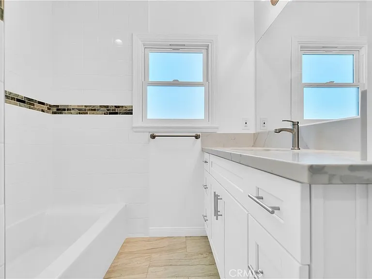 4622 Dunrobin Ave — Photo 10