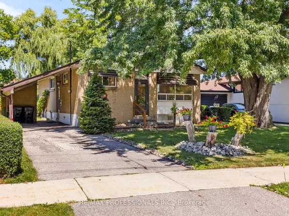 25 Hardwick Ct, Toronto, ON M9C 4G5