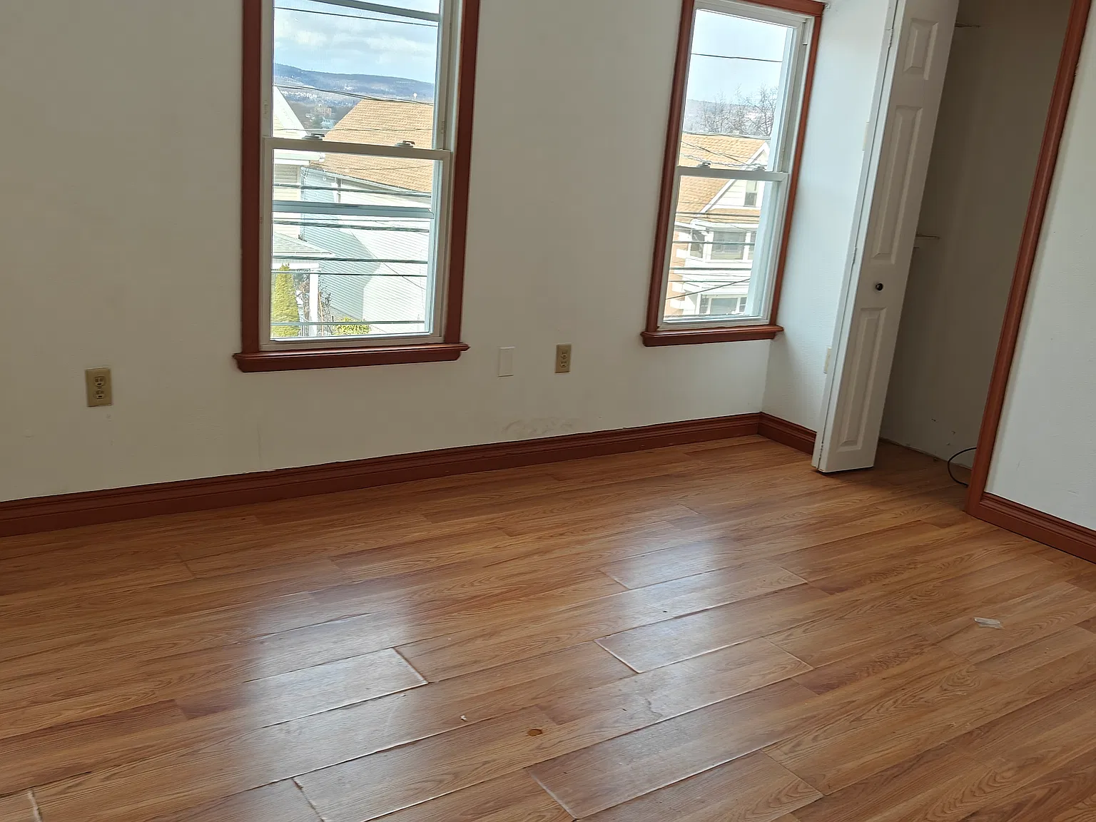 340 Park Ave — Photo 2