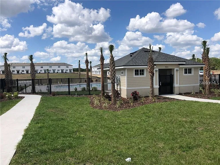 338 Madison Dr — Photo 20