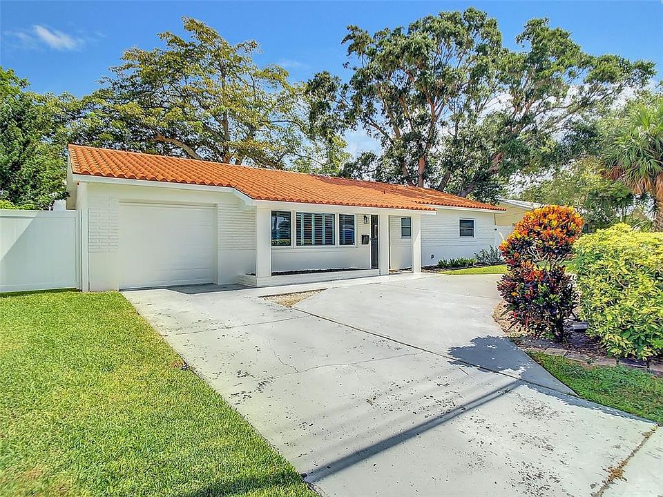 1st image of 7841 CAUSEWAY BOULEVARD S