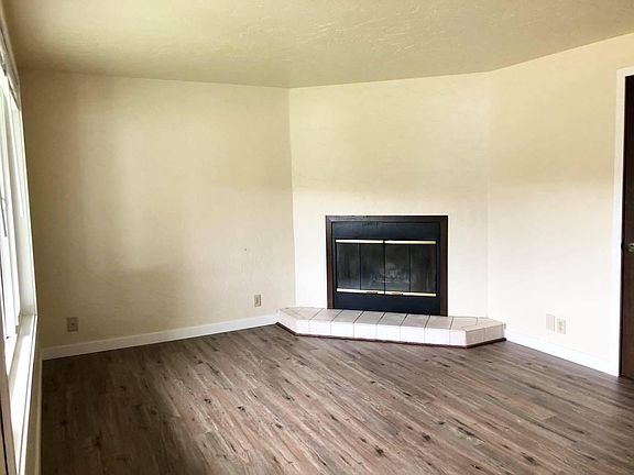 4th image of 13930 Admiralty Way