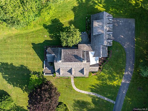 3rd image of 52 Lake Road