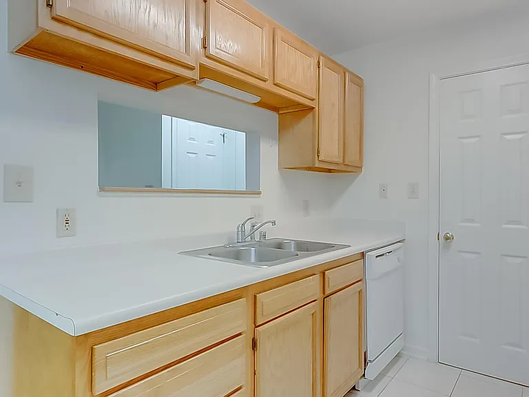 Forest Creek Apartments — Photo 37